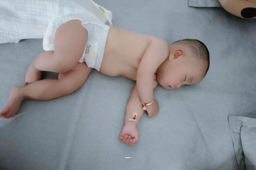 代怀包生男孩医院宝宝过敏了该如何处理
